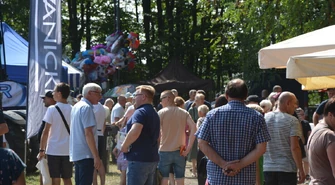 Tłumy na Rol-Szansie 2024: największe wydarzenie rolnicze w Piotrkowie Trybunalskim. Tłumy odwiedzają zamek w Bykach