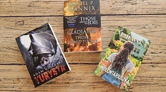 Książka na weekend &#8211; jaskiniowy kryminał i historie gladiatorów