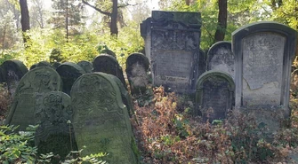 Spacer z CIT-em "Żydowskie Kirkuty" przyciągnął tłumy piotrkowian