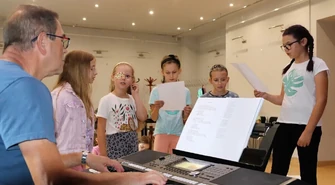 Warsztaty artystyczne dla dzieci i seniorów w Ośrodku Edukacji Artystycznej