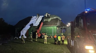 Podtopienia i pozrywane dachy w regionie. Poszkodowanym pomagają strażacy