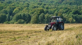 Ukradł ciągnik, jechał pijany bez uprawnień „na kawkę” do koleżanki