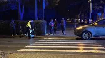 Potrącenie hulajnogisty w Piotrkowie w Al. Kopernika. Zablokowany jeden pas w kierunku Al. 3 Maja
