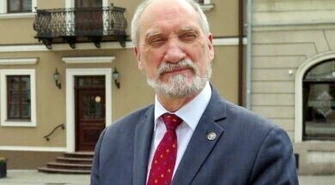 A. Macierewicz w tarapatach. Chodzi o 81 mln