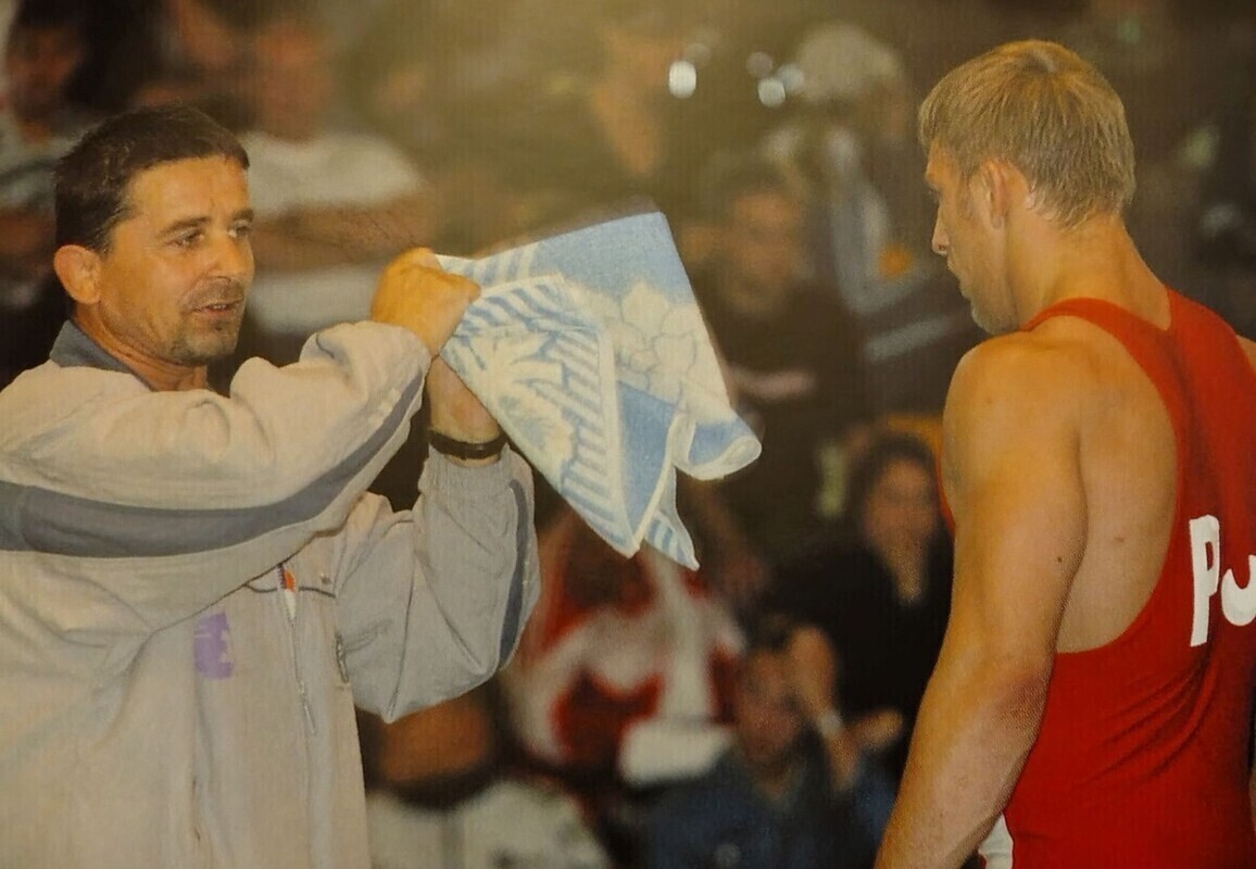 Piotrkowianin najlepszym trenerem Danii 2024 Olbrzymi sukces byłego zapaśnika AKS