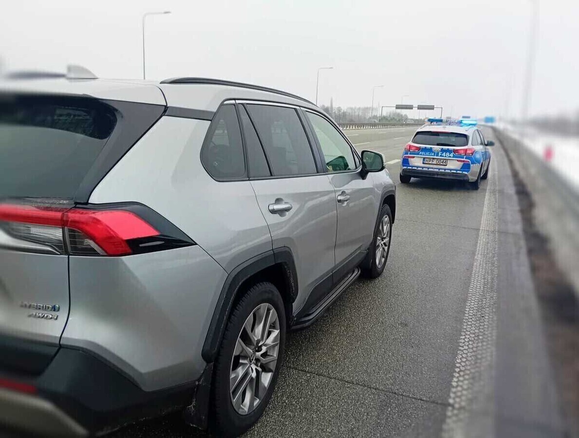 Kierowca toyoty miał prawie 25 promila. Jechał autostradą A1