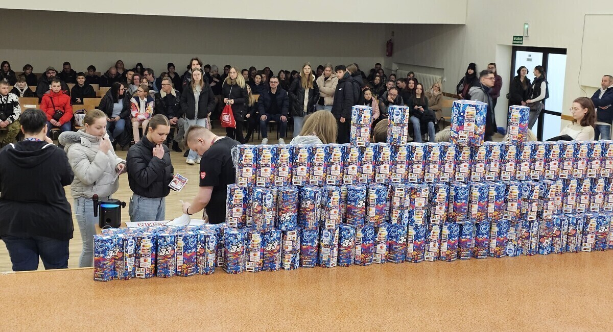 Wolontariusze WOŚP pobrali puszki i identyfikatory