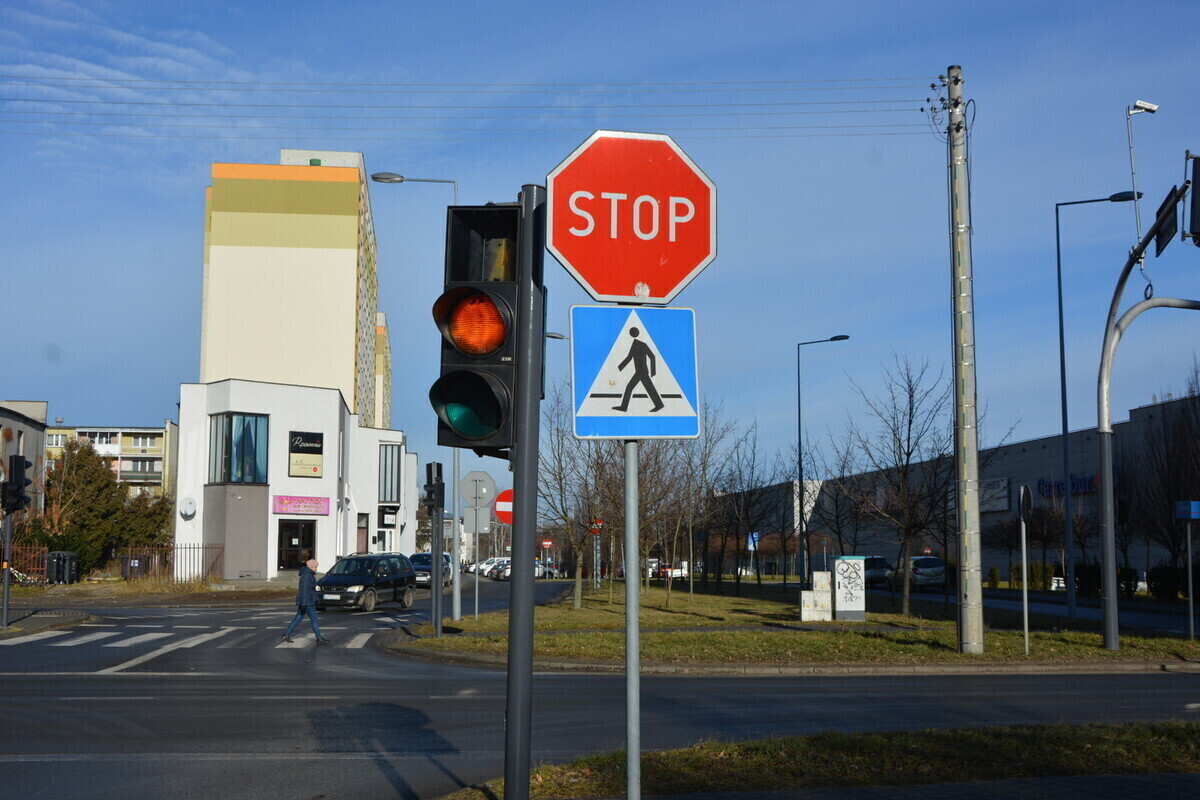 Znikną nieczynne światła przy galerii Focus
