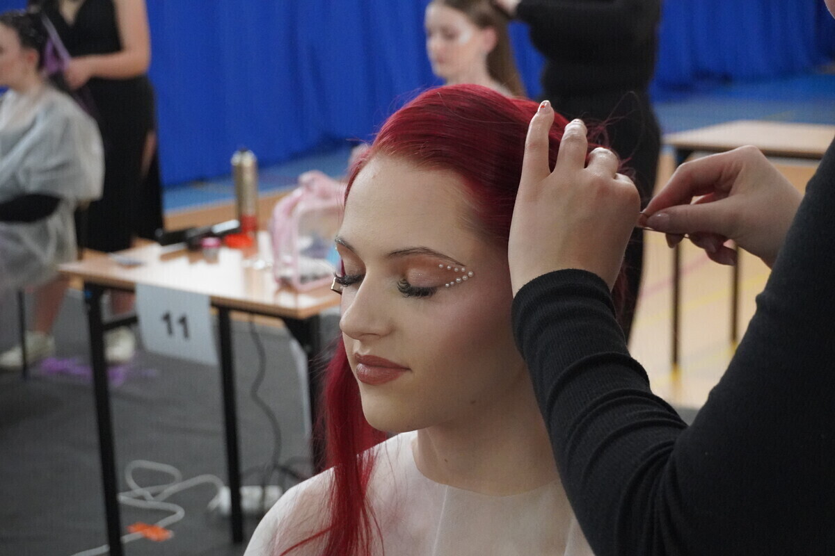 Międzyklasowy konkurs fryzjerski w Piotrkowie - Karnawałowe metamorfozy