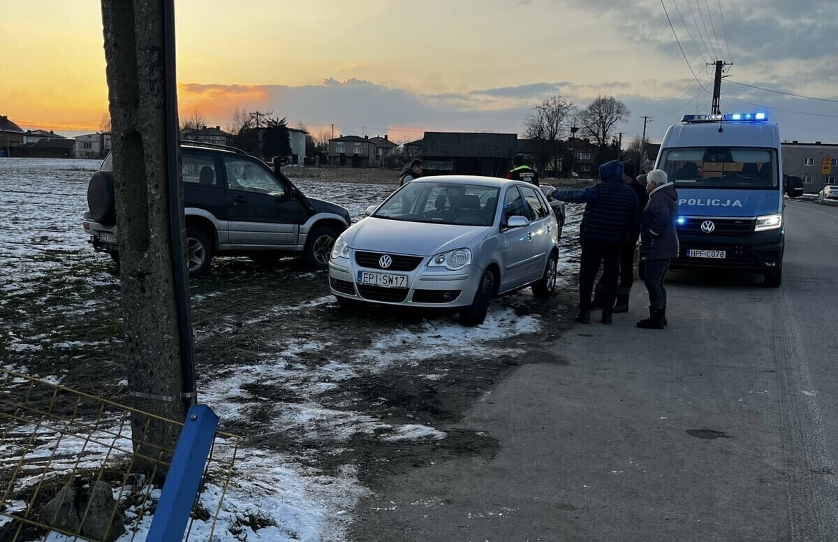 O włos od tragedii. Auto utknęło na przejeździe - AKTUALIZACJA