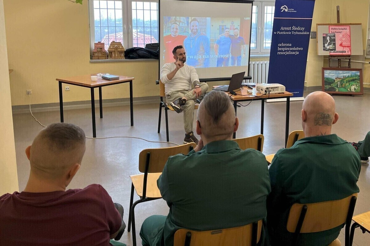 Grzegorz Czerwicki spotkał się z osadzonymi w piotrkowskim Areszcie Śledczym