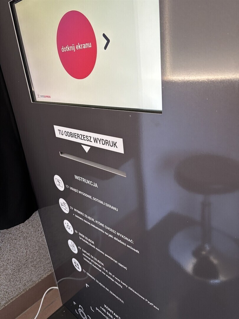 Fotokabina w Urzędzie Gminy w Moszczenicy do zdjęć do dokumentów