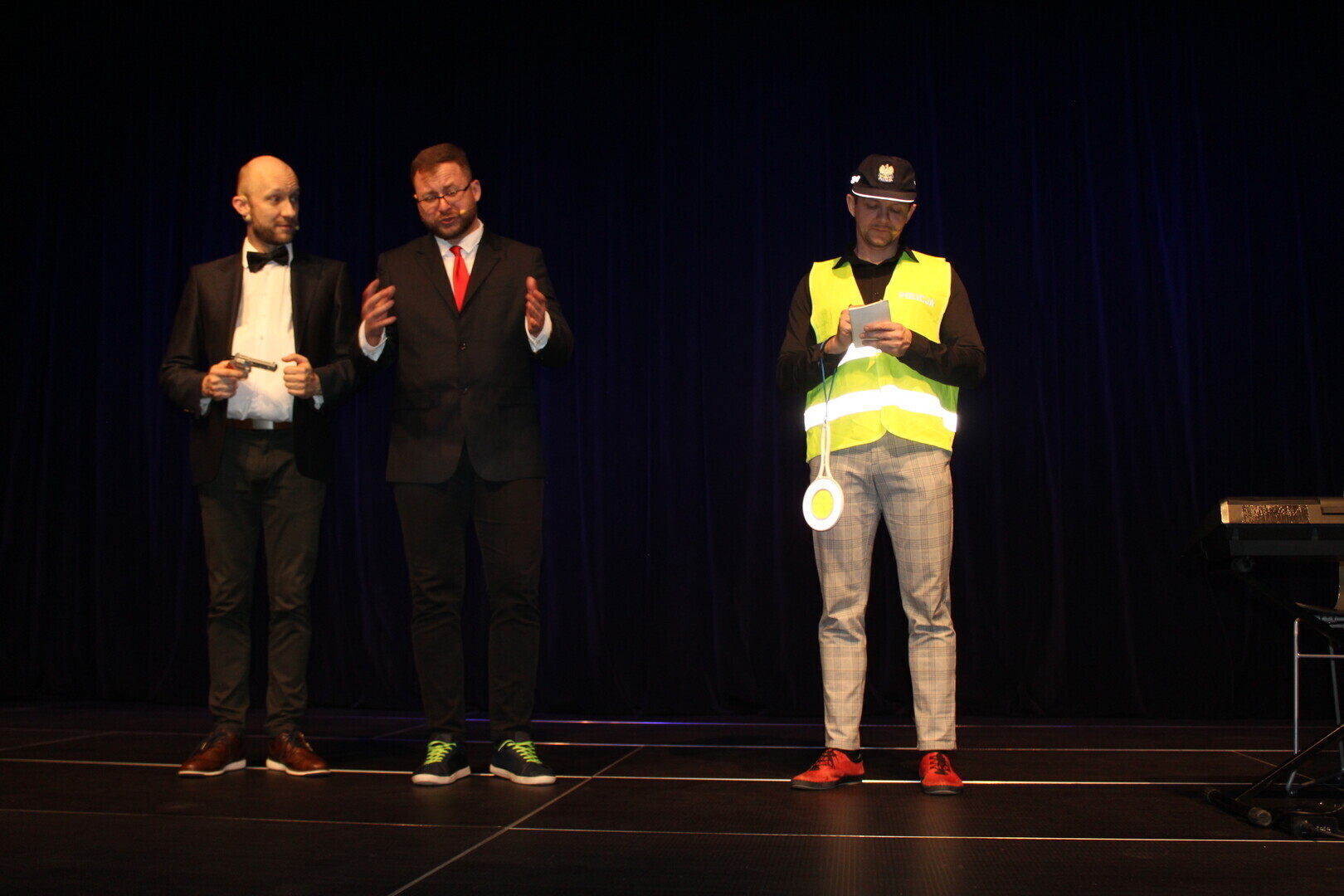 W sali widowiskowej Gminnego Centrum Kultury w Grabicy z okazji Dnia Kobiet wystąpił Kabaret z Konopi