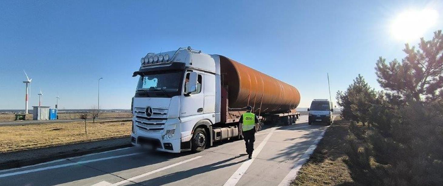 ITD zatrzymało za ciężki samochód dostawczy z cysterną kolejową