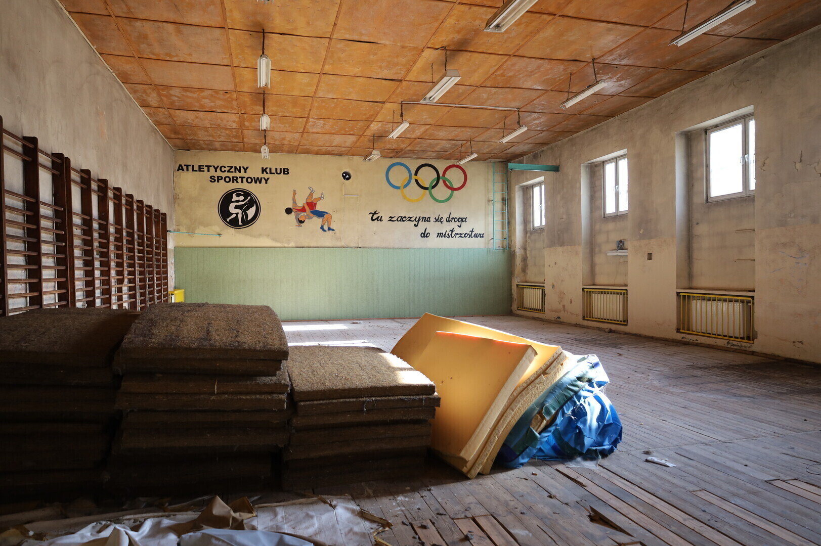 Co dalej z SOKOŁEM Przyszli mistrzowie w zapasach nie mają gdzie trenowa. To nie koniec problemów z domem AKSu