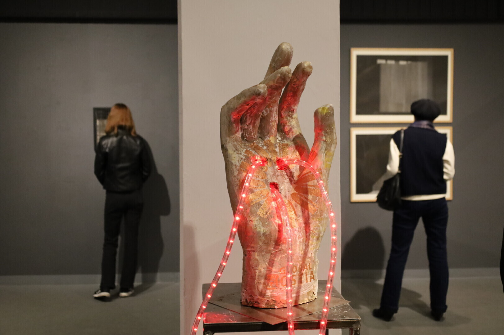 Wernisaż w ODA. Influentia wystawa grafiki i rzeźby z Akademii Sztuk Pięknych im. E. Gepperta we Wrocławiu