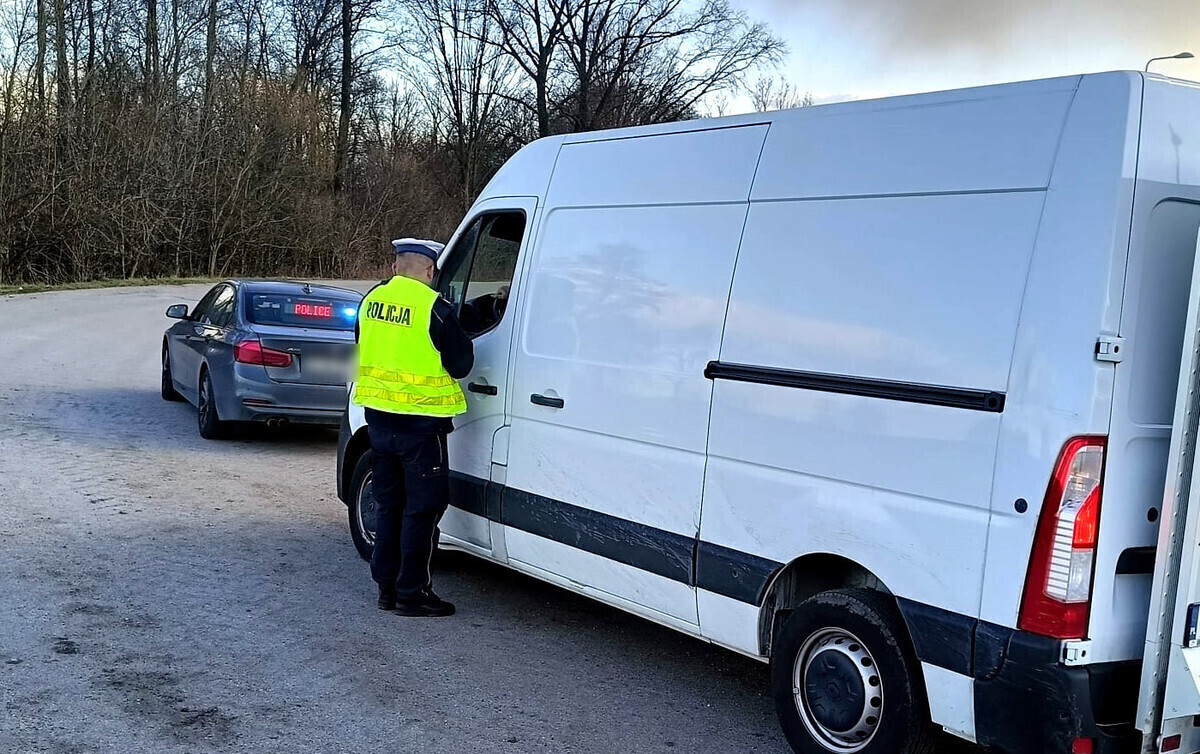 Policyjne działania Kurier na drogach Piotrkowa i powiatu