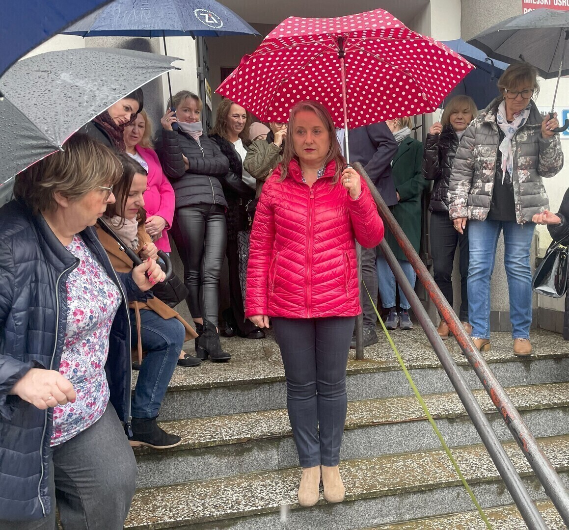 Urzędnicy otrzymali podwyżki pracownicy socjalni mają je dopiero dostać