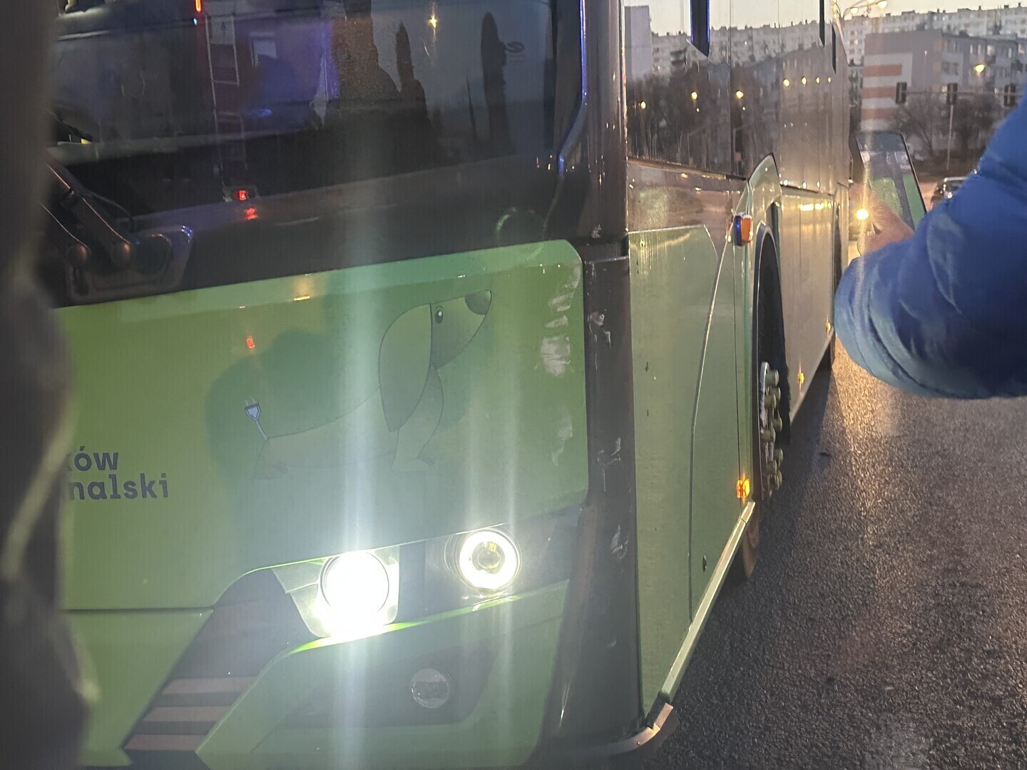 Wypadek w Alejach Armii Krajowej pasażerka autobusu w szpitalu