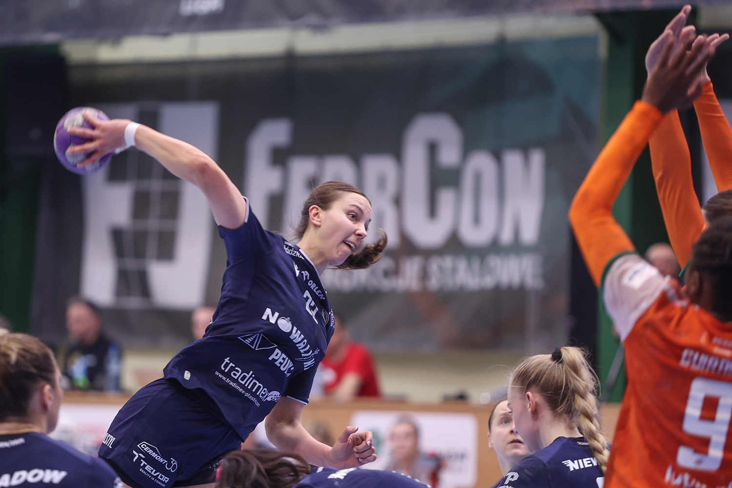 Wysoka porażka Piotrcovii z mistrzem Polski