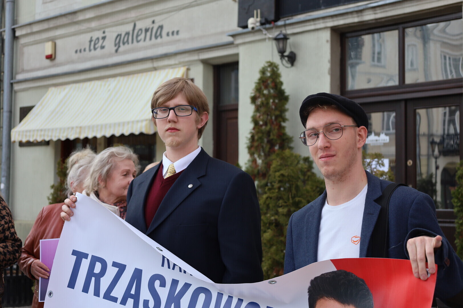 Prowyborcza akcja kobiet Koalicji Obywatelskiej Kobiety z Trzaskiem w Piotrkowie Trybunalskim. Kiedy Rafał Trzaskowski odwiedzi Piotrków