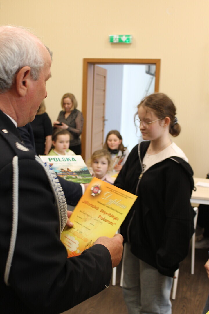 Gminne eliminacje ogólnopolskiego turnieju wiedzy pożarniczej pod hasłem Młodzież zapobiega pożarom w Grabicy