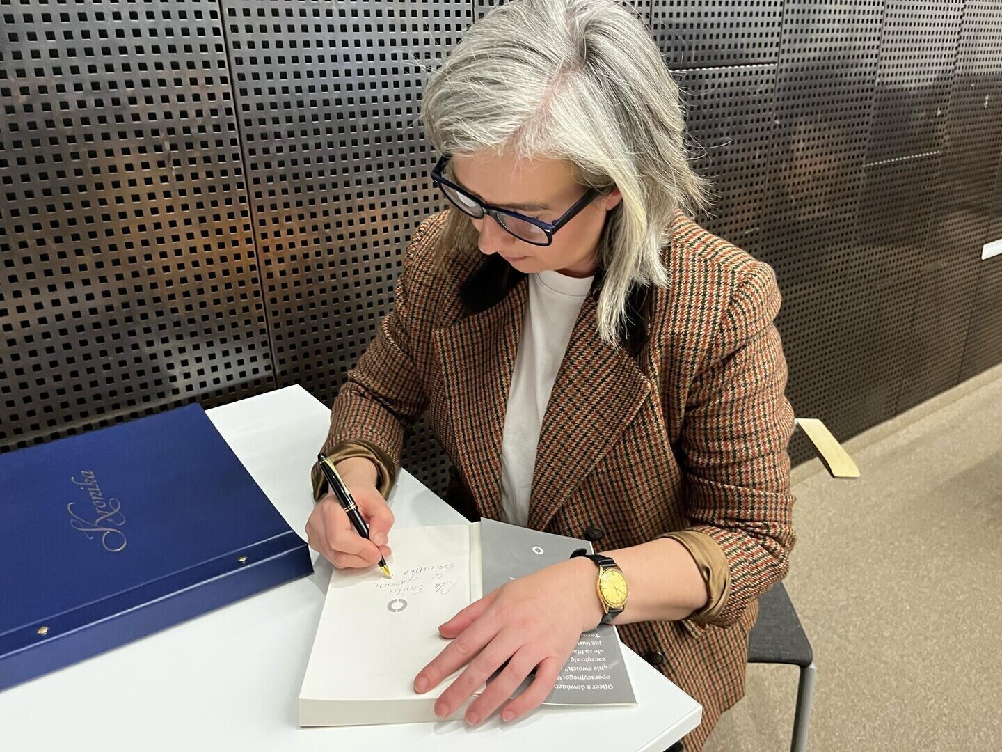 Edyta Żemła o konfliktach zbrojnych wojsku oraz polityce