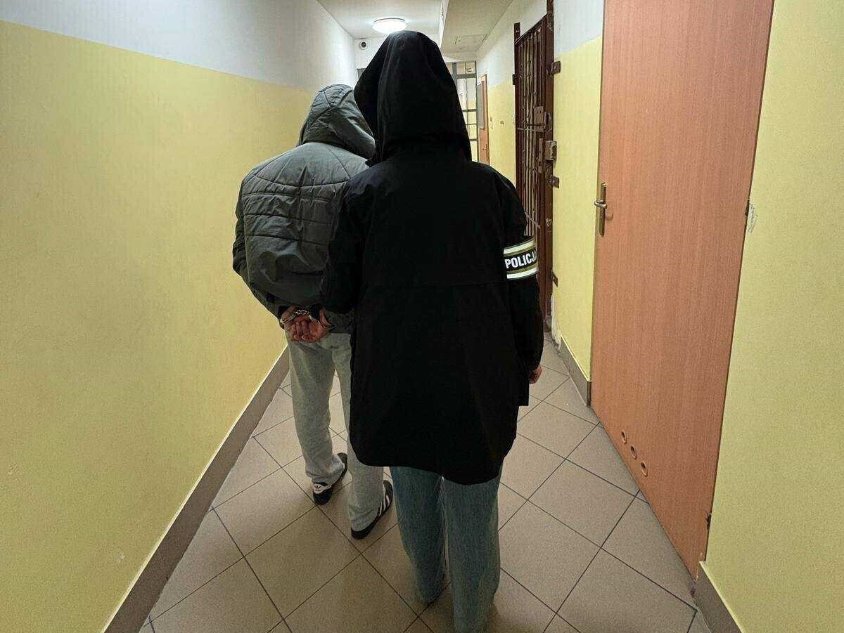 Łódzka policja zatrzymała 51-letniego piotrkowianina. Posiadał łącznie 370 gramów narkotyków