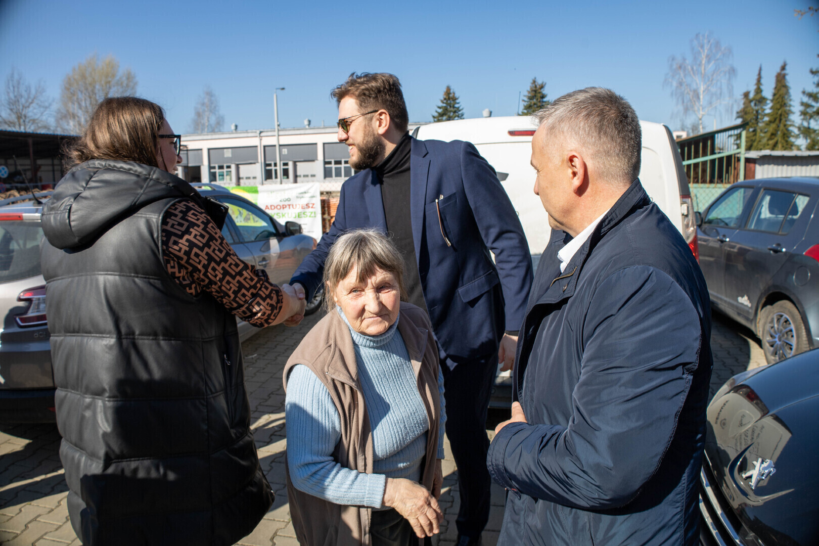 Schronisko w Piotrkowie ma nowy mural przedstawiający zwierzaki mieszkające w schronisku. Dzieło ma zachęcać do adopcji