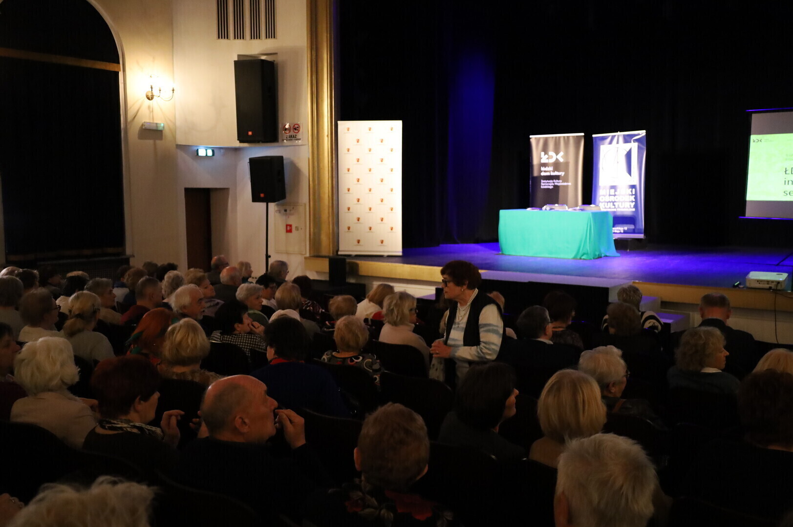 ŁDK inspiruje seniorów. Spotkanie z Anną Seniuk w piotrkowskim MOK-u