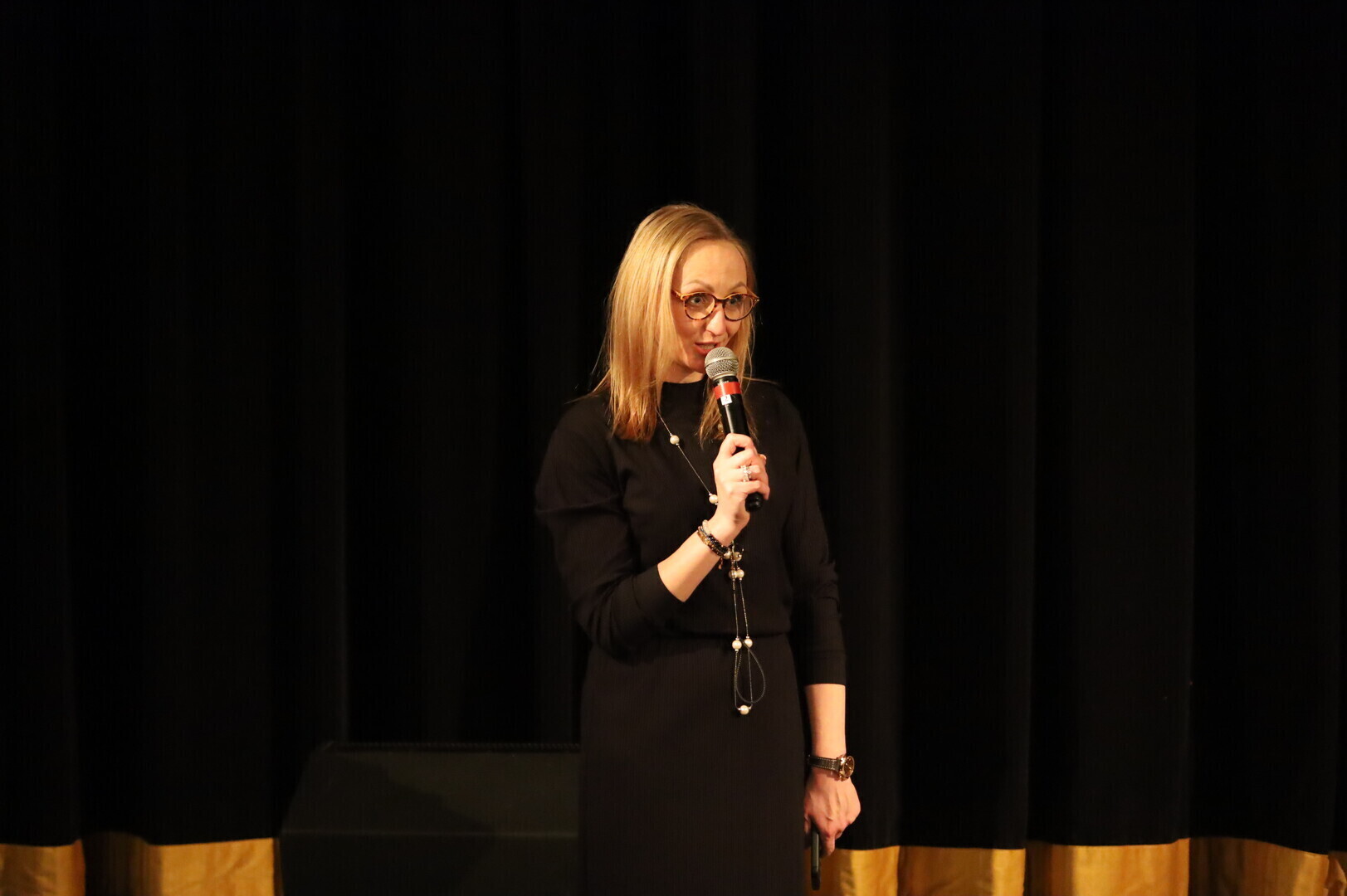 Kabaret Młodszych Pań w Miejskim Ośrodku Kultury ZDJĘCIA