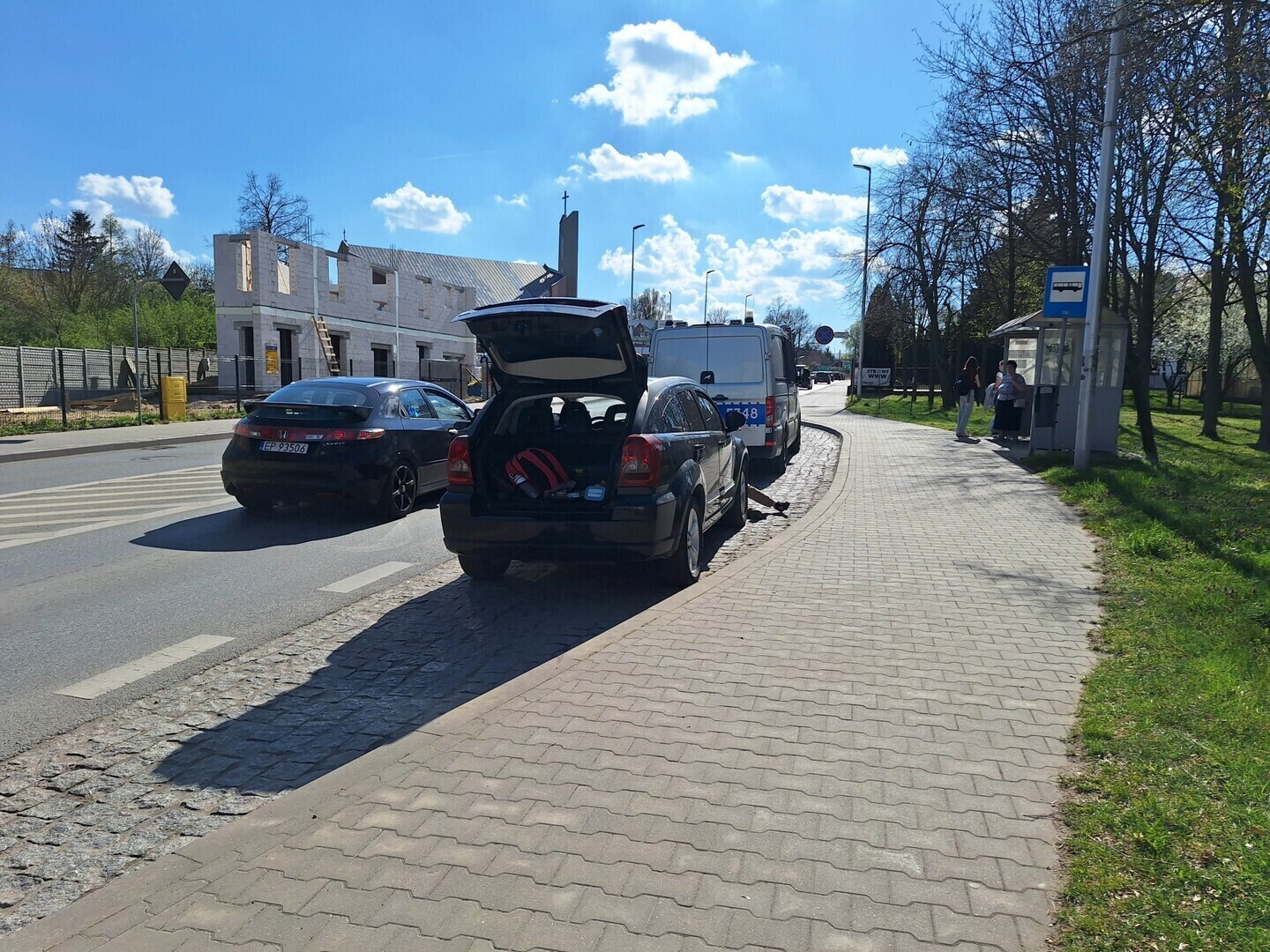 Kolizja ze znakiem drogowym na Śląskiej. Interweniowała policja