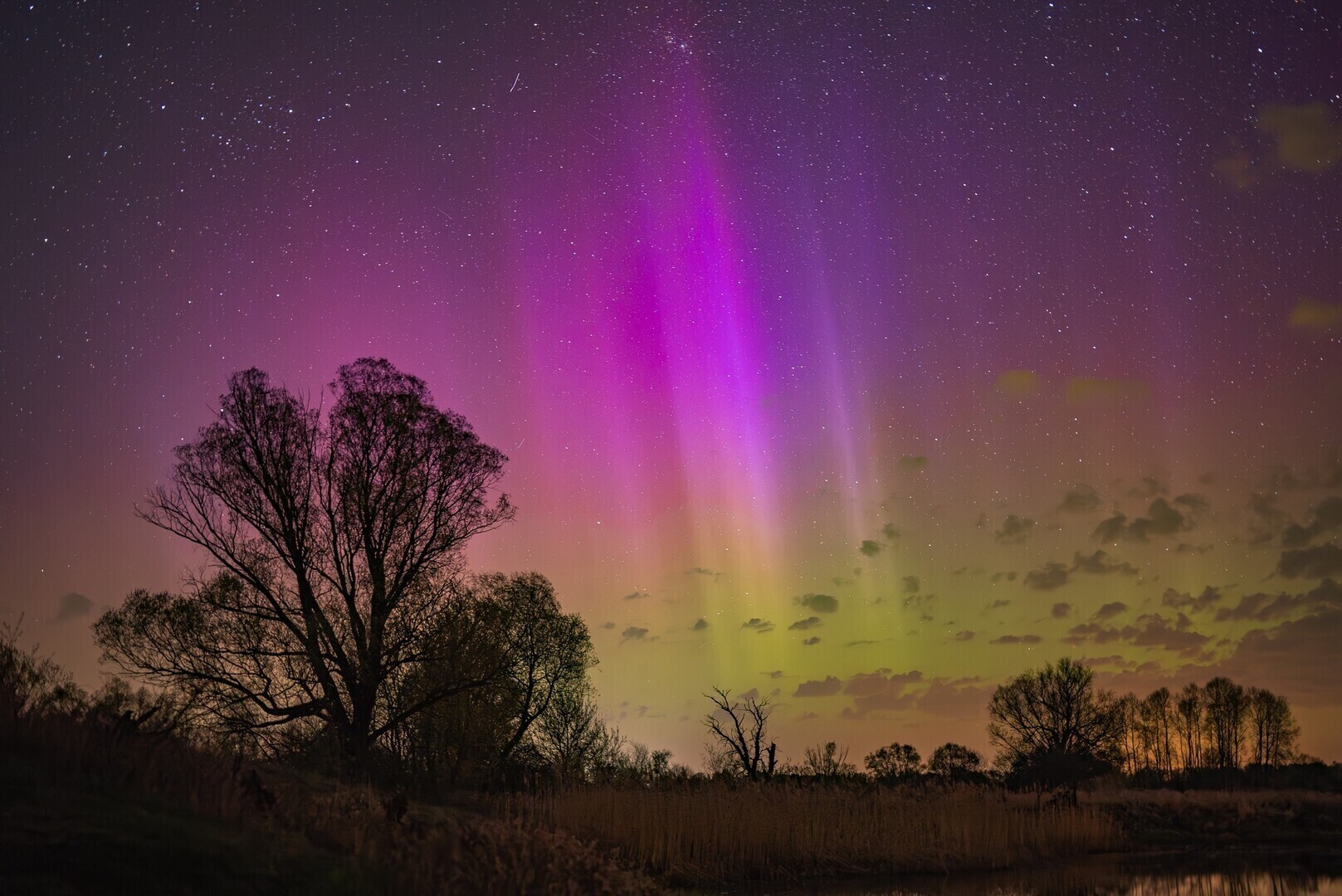 Niezwykłe zjawisko nad Piotrkowem - niebo zmieniło kolory