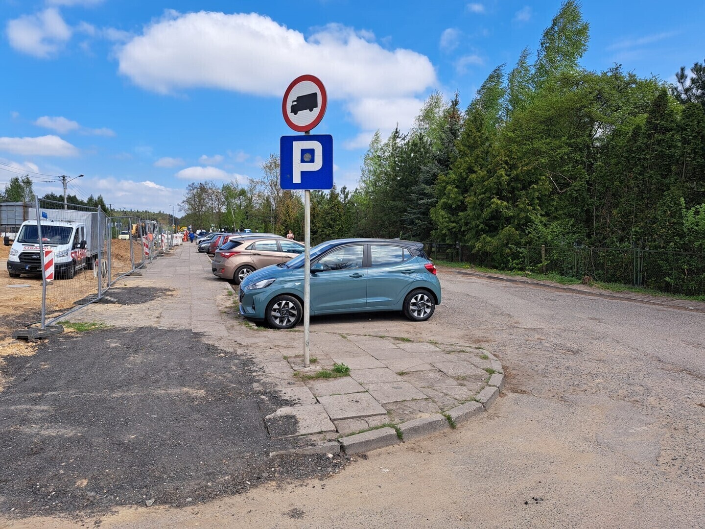 Kolejne utrudnienia przy piotrkowskim szpitalu. Od środy zamknięty będzie przyszpitalny parking