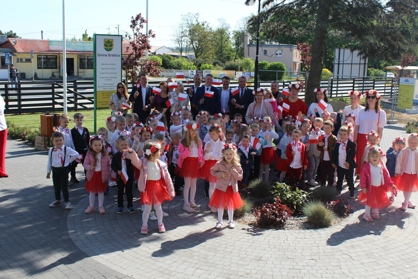 Przedszkolaki z Grabicy uczciły Dzień Flagi