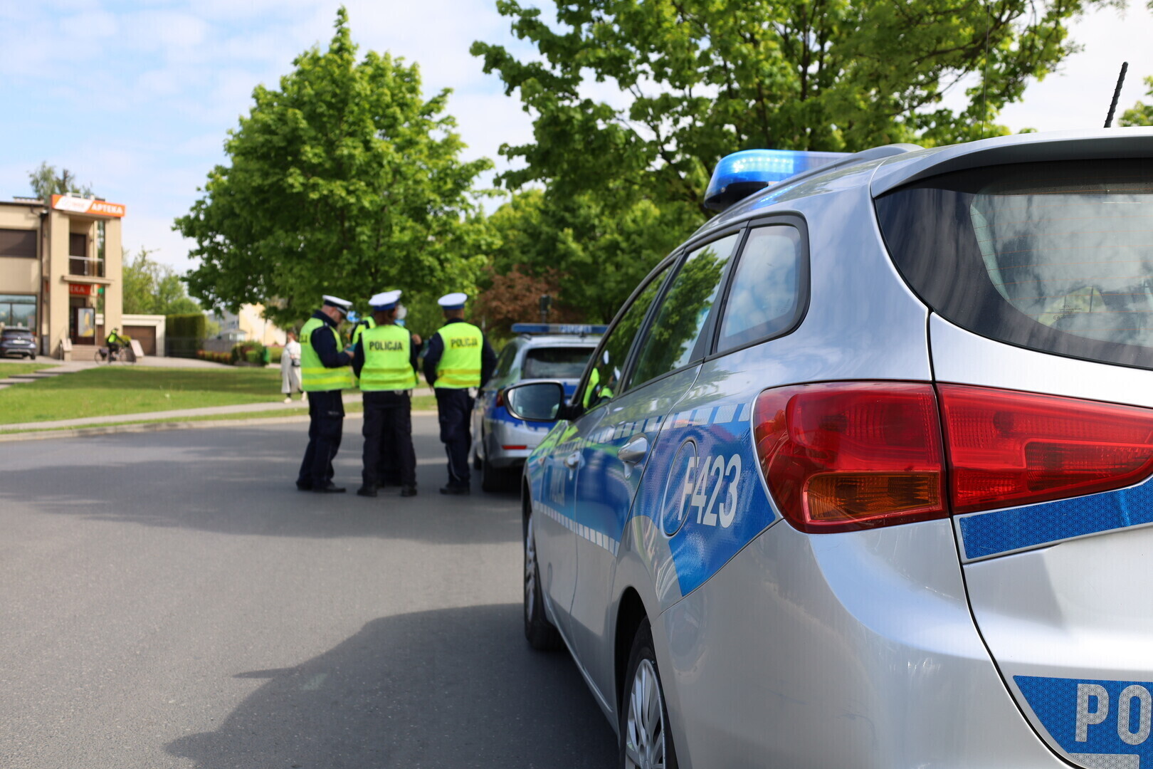 W Piotrkowie przy Lidlu na ul. Kostromskiej zmieniono organizację ruchu. Wielu kierowców ignoruje nowe oznakowanie policja przeprowadziła akcję informacyjną