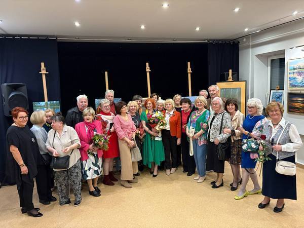 Doroczna wystawa plastyczna Klubu Seniora w MOK