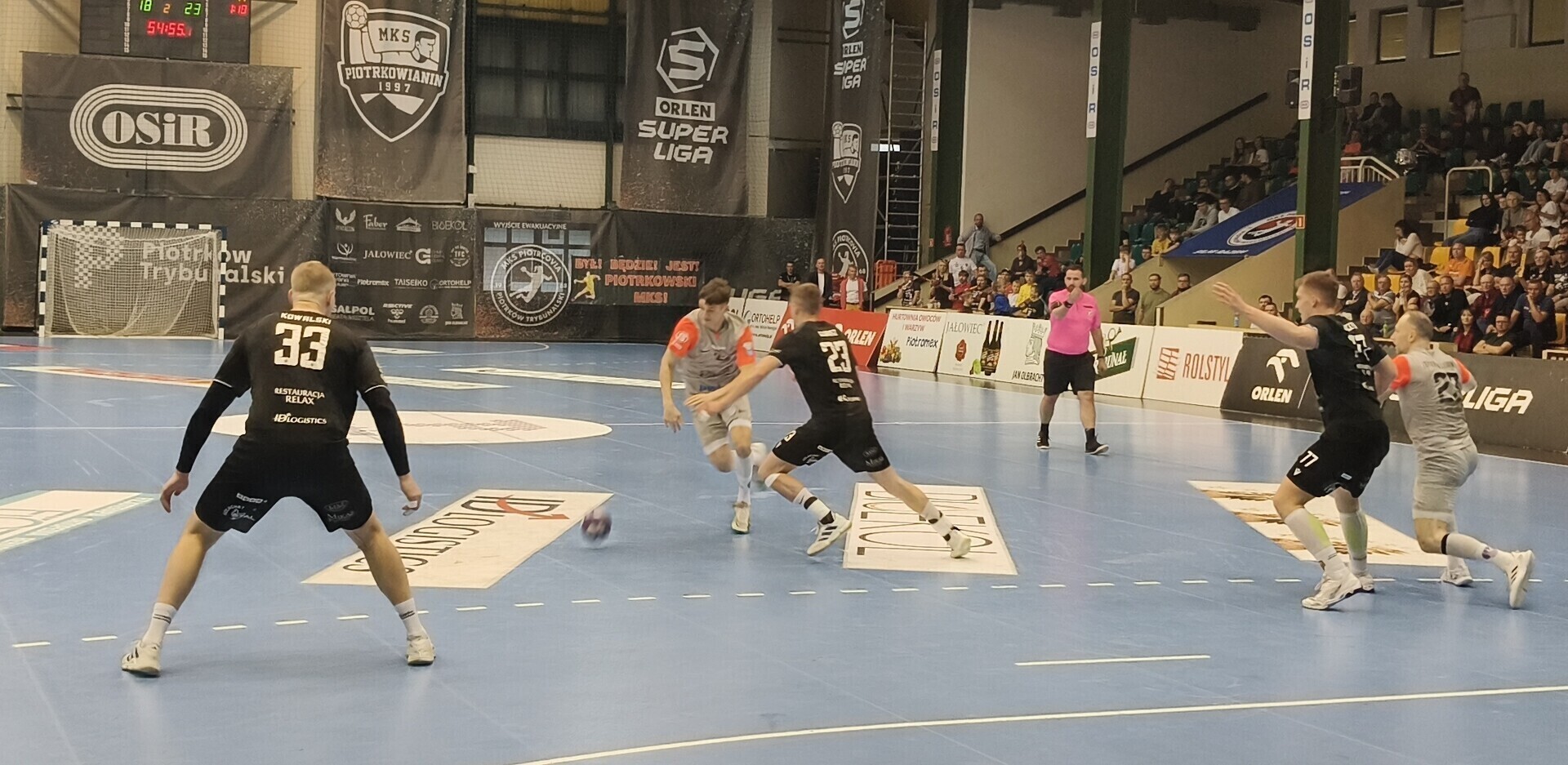 Porażka na własne życzenie. Piotrkowianin na kolanach. Baraże coraz bliżej