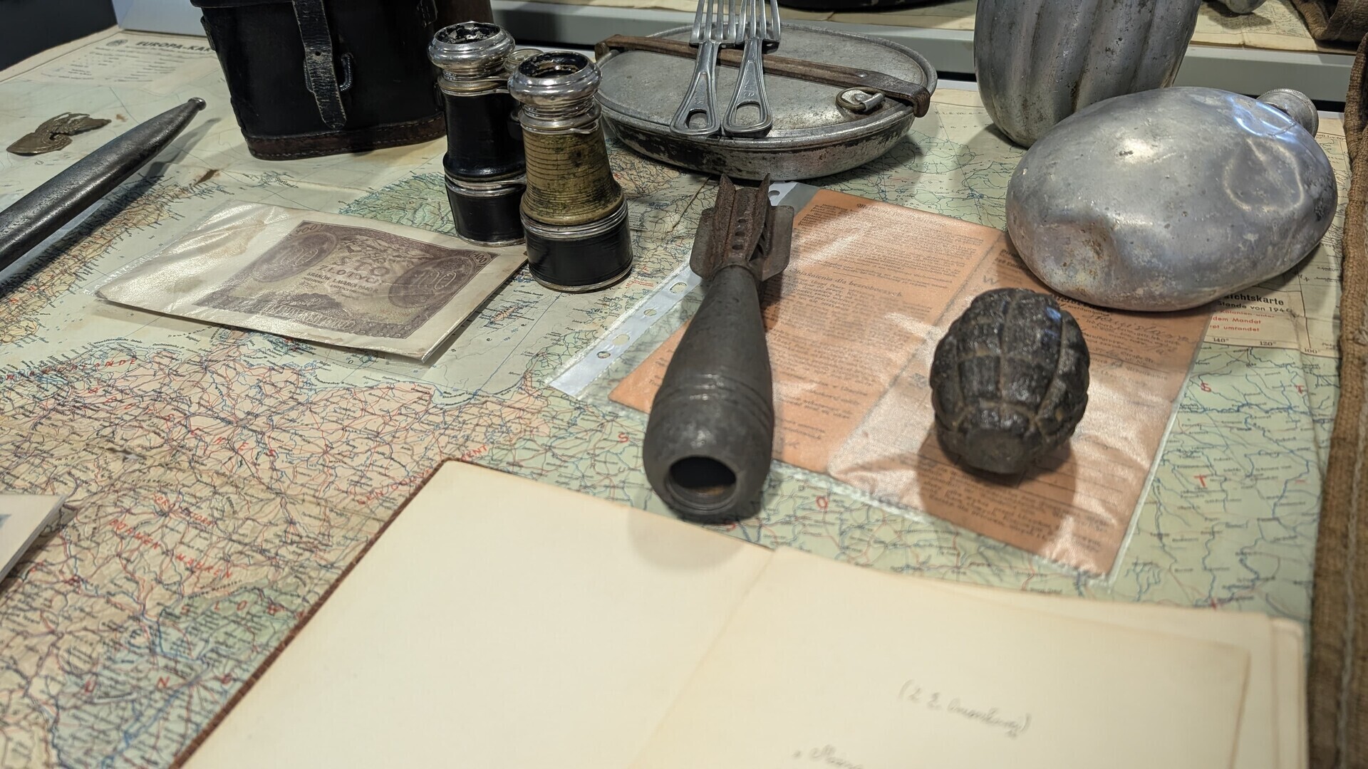 Patriotyzm niejedno ma imię. Konferencja Rozprza i rozprzanie w obliczu trzech wojen...