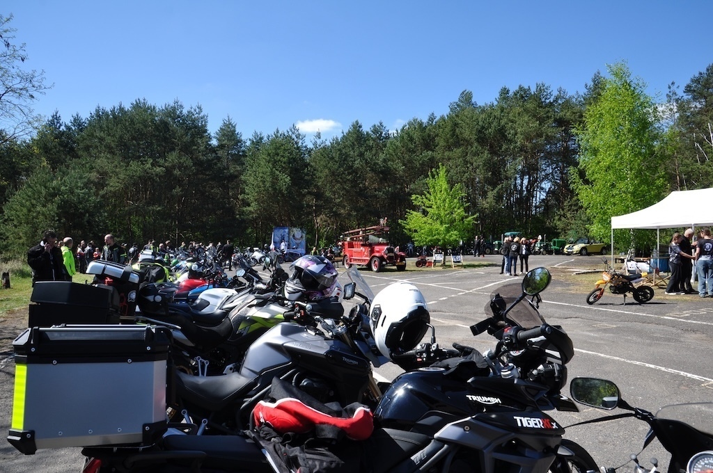 Motocyklowa pasja w Wolborzu uroczyste rozpoczęcie sezonu przyciągnęło tłumy
