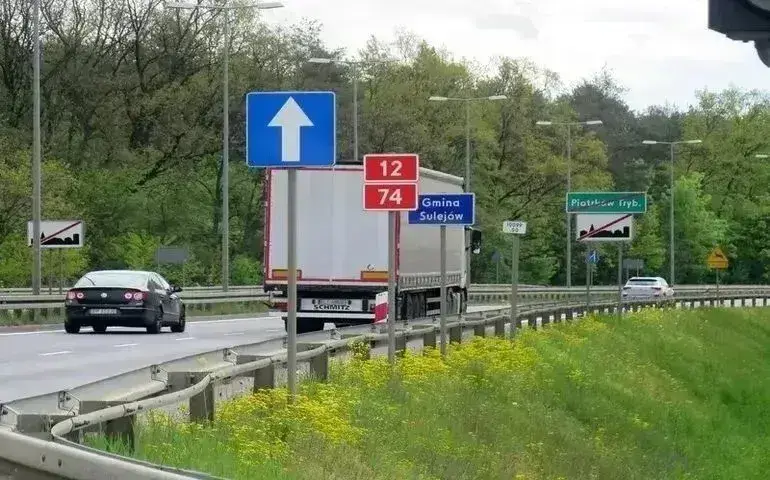 Od poniedziałku szykuje się drogowy armagedon na drodze Piotrków - Sulejów. Prace potrwają dwa tygodnie