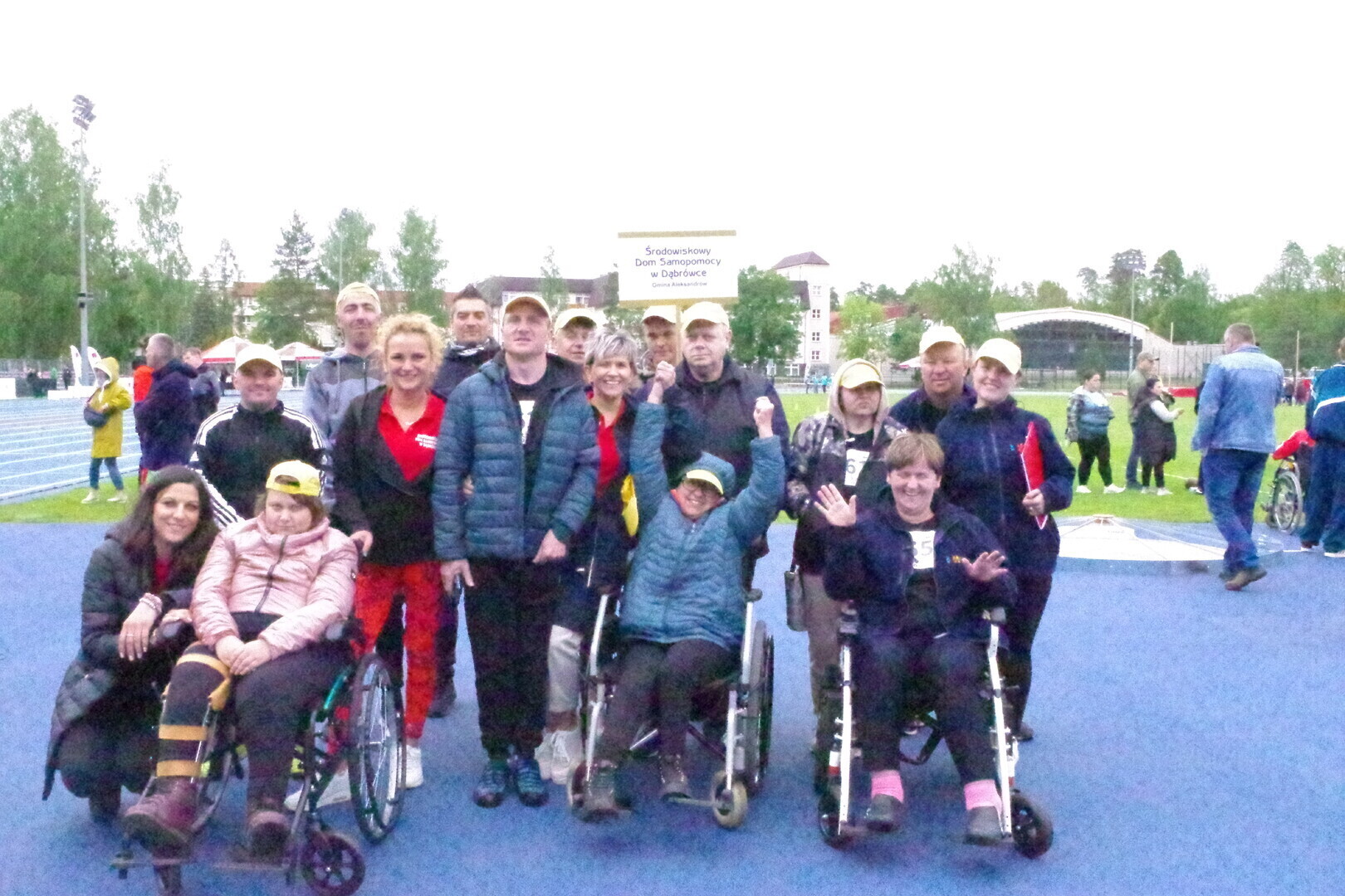 Uczestnicy Środowiskowego Domu Samopomocy w Dąbrówce na Wojewódzkiej Olimpiadzie Osób z Niepełnosprawnością Intelektualną