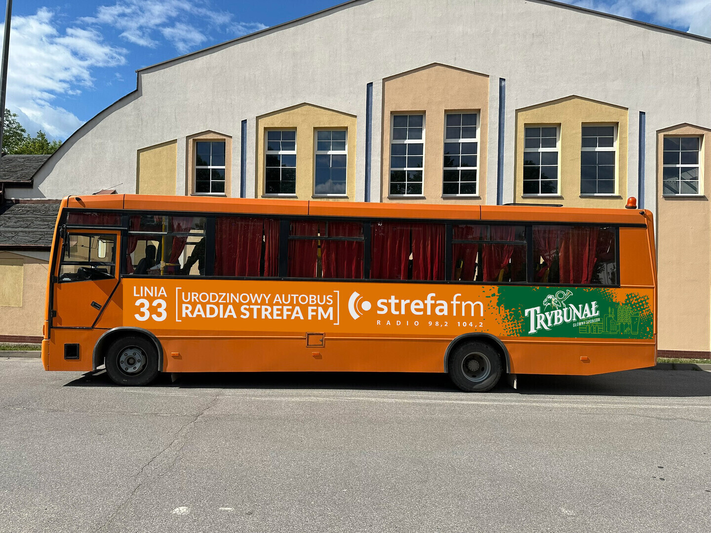 Urodzinowy autobus Radia Strefa FM wyjedzie na ulice Piotrkowa