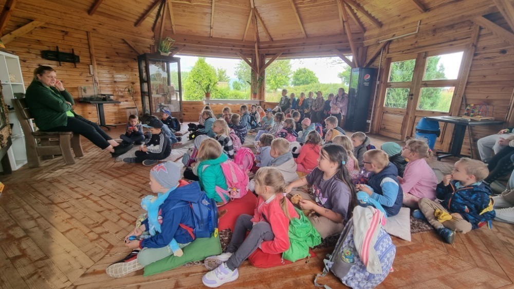Wycieczka dzieci z Łęk Szlacheckich do Zoo Safari