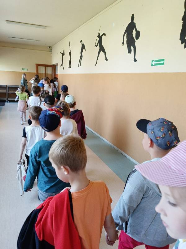 Przedszkolaki z Gorzkowic z wizytą w Szkole Podstawowej