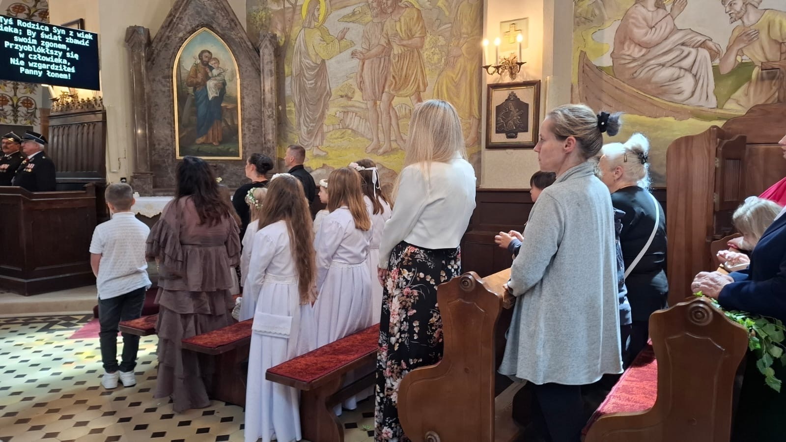 Piękna procesja Bożego Ciała w Dąbrowie nad Czarną. To święto ma tu szczególne znaczenie