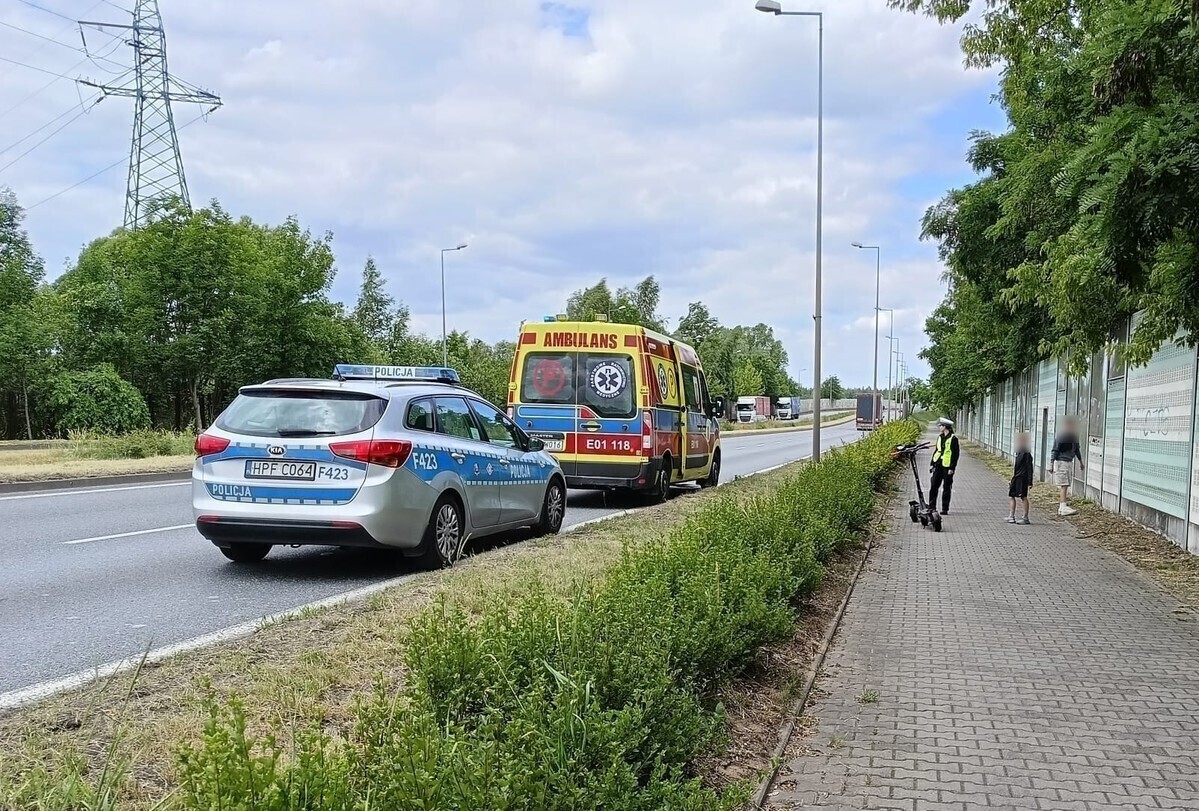 Niebezpieczna jazda hulajnogą elektryczną 14-latek przewoził rówieśnicę. Dziewczyna trafiła do szpitala