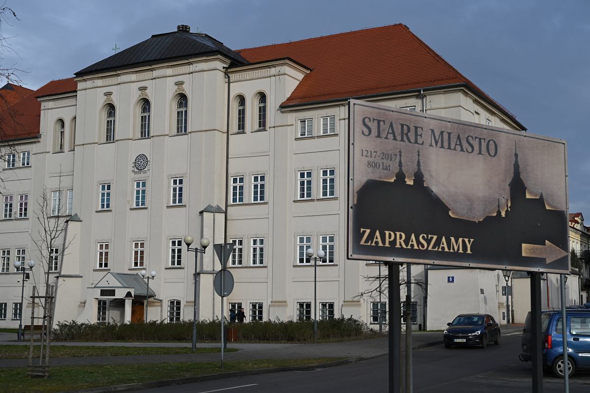 Skarga na dyrektora I Liceum Ogólnokształcącego bezzasadna. RM podjęła decyzję