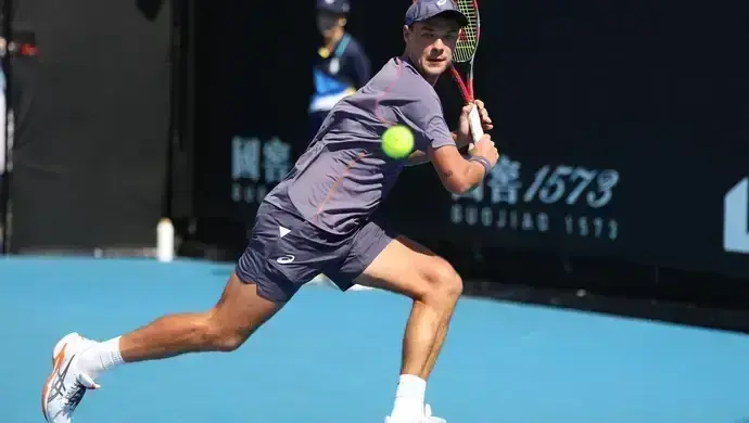 Zdecydowana wygrana Kamila Majchrzaka. Piotrkowianin w III rundzie Wimbledonu