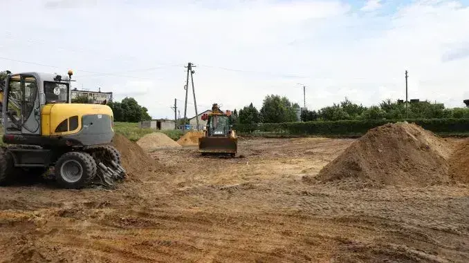 Ruszyła budowa parkingu w Woli Krzysztoporskiej